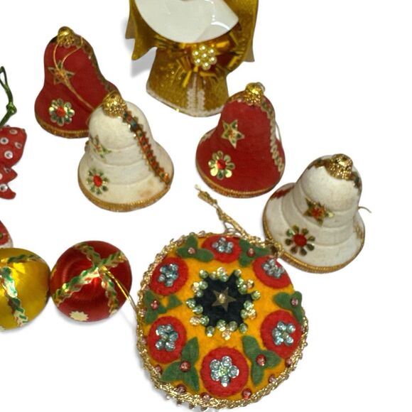 Vintage 60’s Felted Flocked Bells Beaded Sequin Christmas Ornaments Angel Topper - Picture 3 of 6